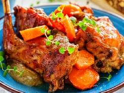 Печен заек с моркови, бира и мед на фурна - снимка на рецептата